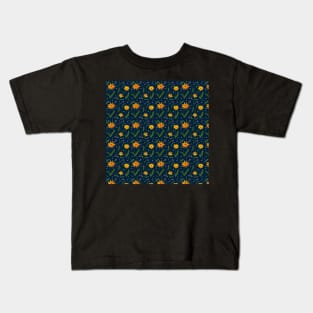 Black-Eyed Susan Pattern with an indigo background Kids T-Shirt